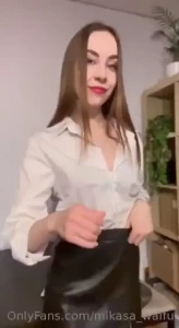 This little pussy leeeeyyyla has long forgotten how to be shy she s part 1