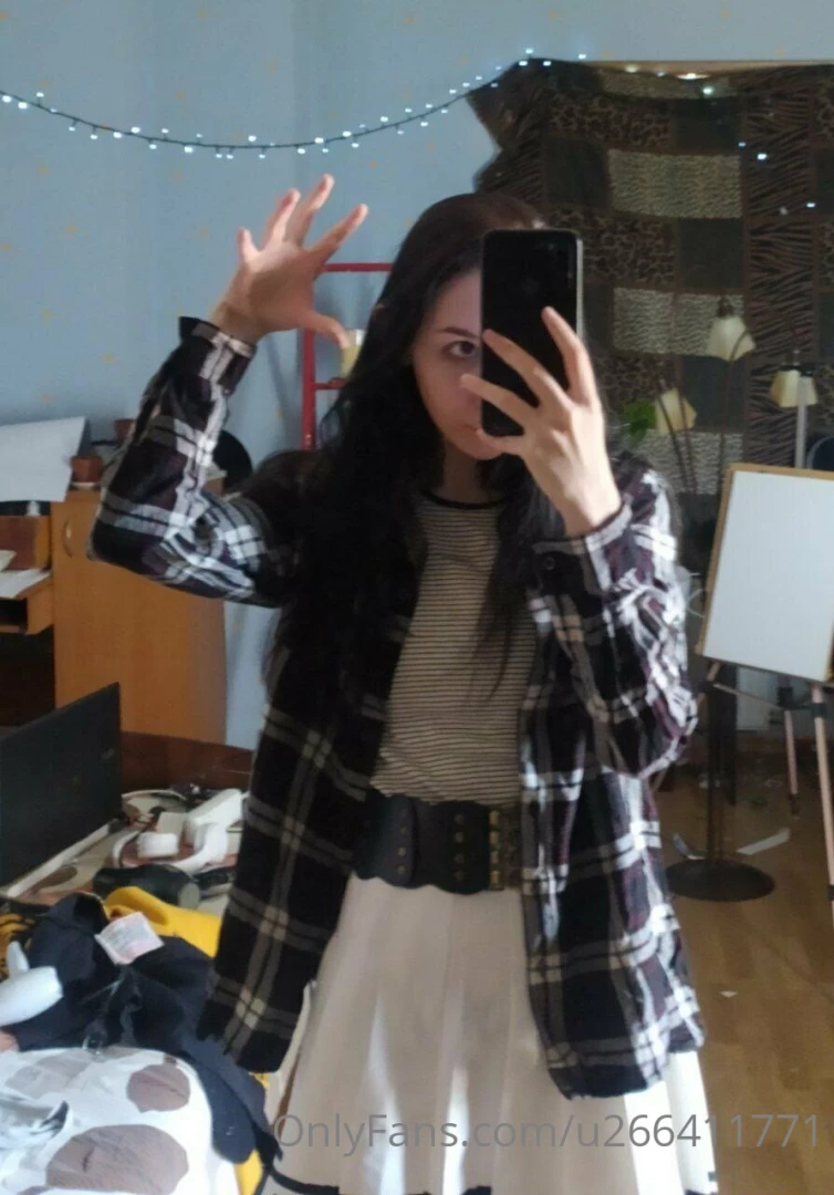 Help me choose an outfit 
