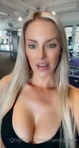 Come talk to me babe let me know your favorite body part to train