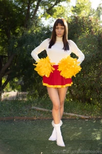 Here to spread cheer and my pussy