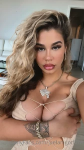 I m getting bored of this single shit i need somebody to step up lol