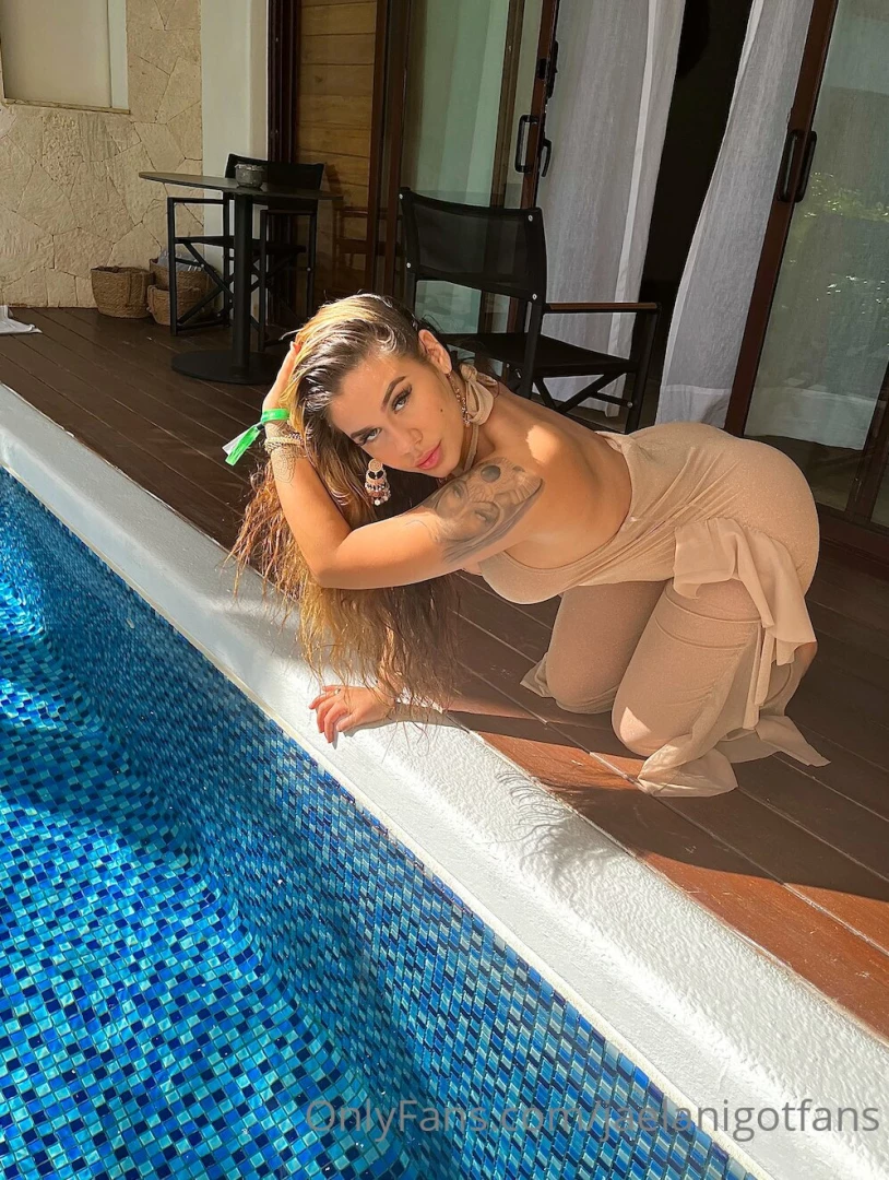 Just sent u a video of me taking this outfit off 