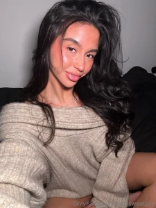 Hey baby im dropping this super sexy bundle you like up close pussy