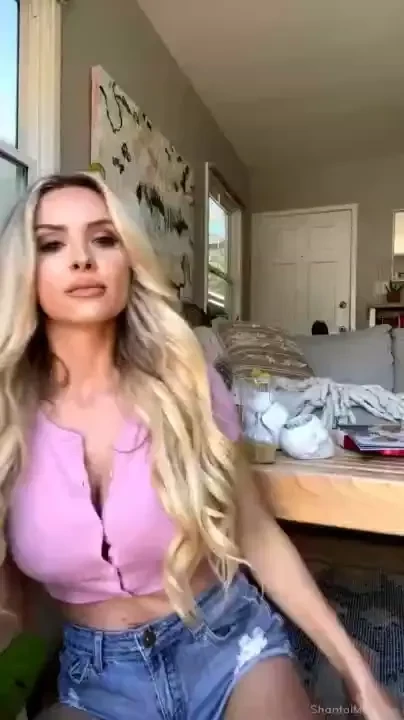 Popping in to give you a sneak peek at some up coming surprises if you 