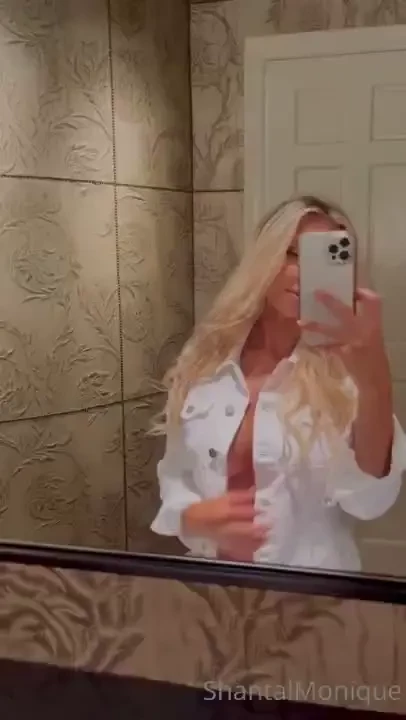 Like what you see tip on this post for me to open up my jacket even 