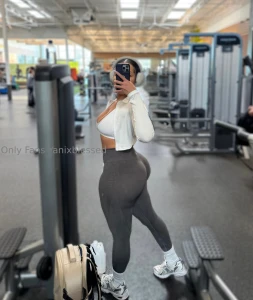 Posting x rated pics every hour on my vip page where my freak baby s