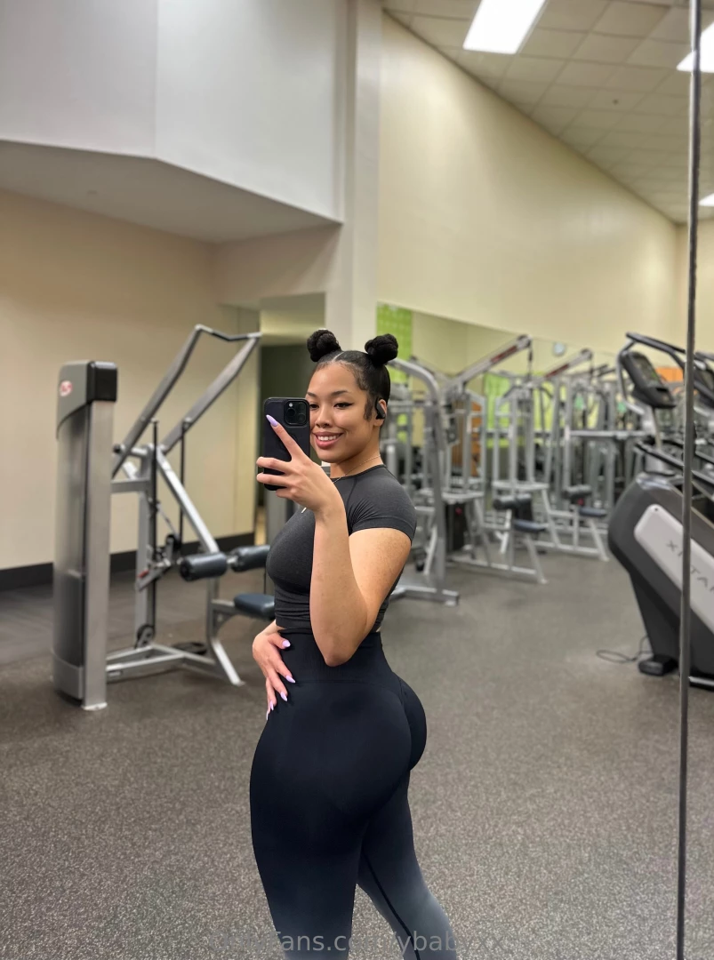 ybabyxx - Another gym day who wants to workout 