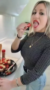 Preparando una rica comidita preparing a rich meal