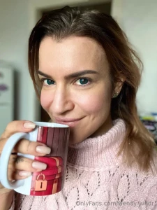 Under my gaze you ll feel like the only one