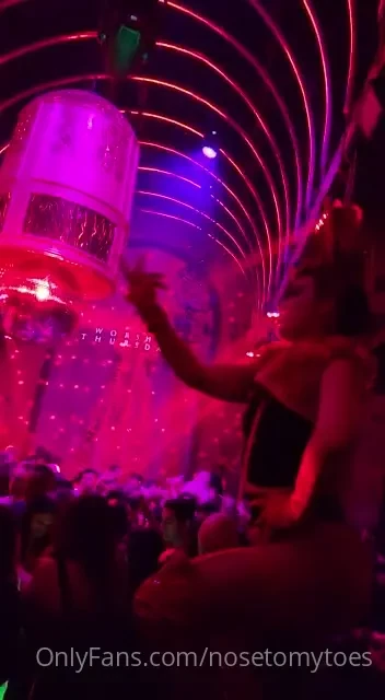 I had so much fun dancing at work last night i really loved the makeup 