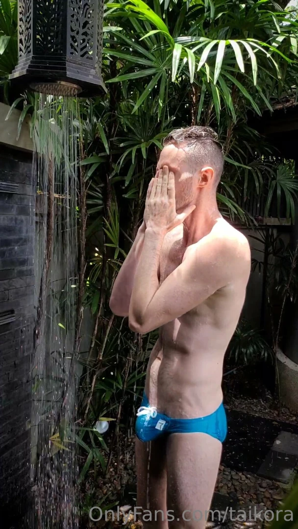 Who s joining me for a soapy outdoor shower in my blue speedos 6 min 