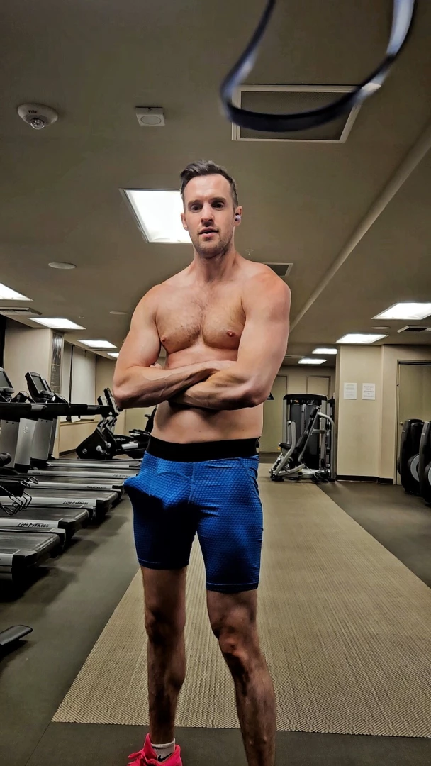I know you guys have been begging for more bulge videos so here you go 