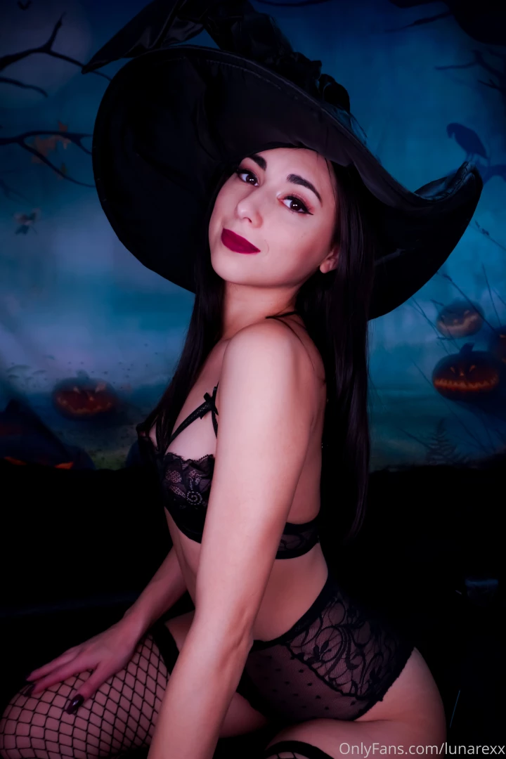 Some cute witch photos from one of the sets i posted on my patreon if 