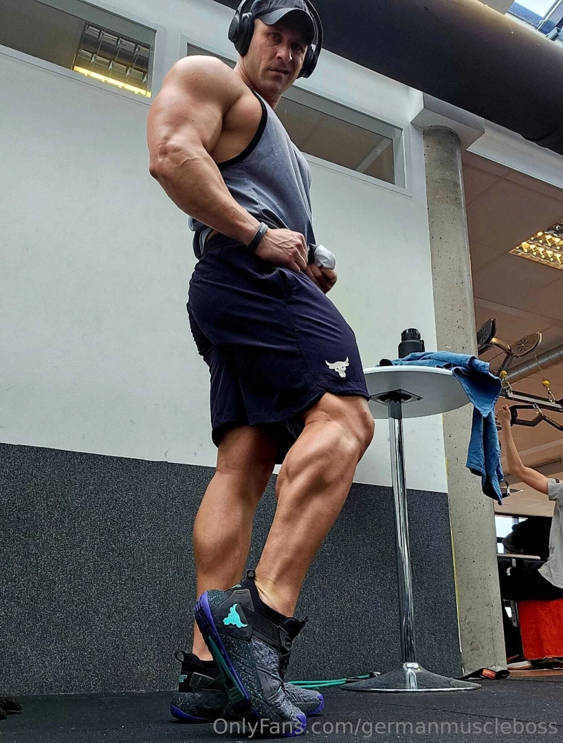 Worship my perfect peaks and thick legs part 2 