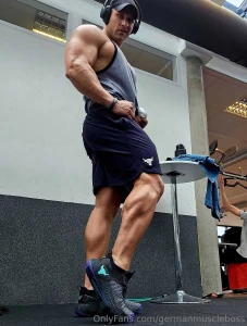 Worship my perfect peaks and thick legs part 2