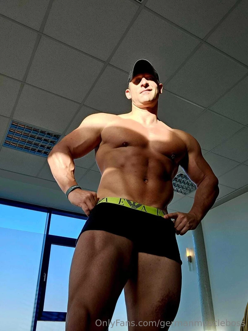 Doing what i can do best - looking awesome part 1 