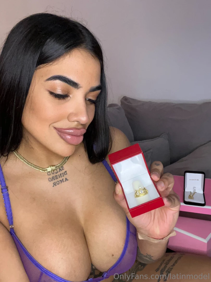 Welcome paypig i am a goddess who loves expensive gifts like gold if part 3 