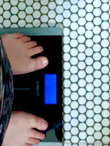 I finally broke my scale not sure exactly what happened but i got on