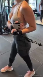 I could only find one person to make this video for me i hope you like