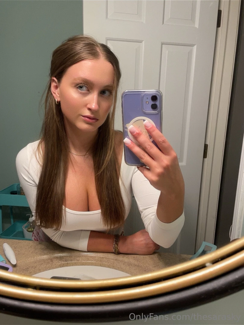 Mirror check yes still cute 