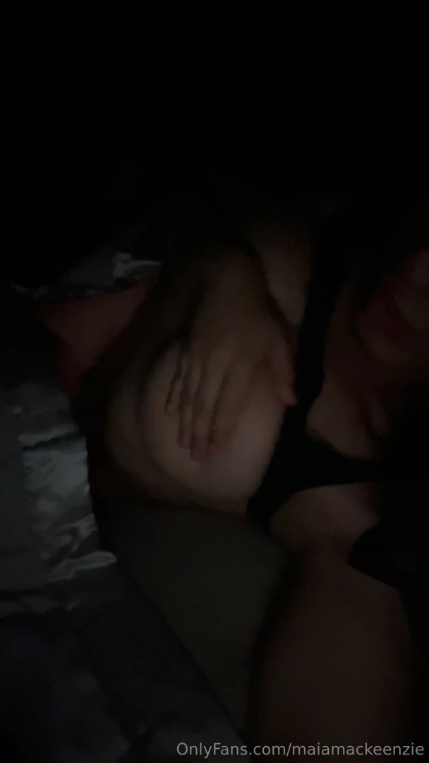 I m so fucking horny right now but no ones online 