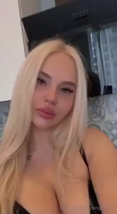 I had the strangest thing happen to me today i was walking in the park 