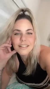 How much do u wanna cuddle and cum with me