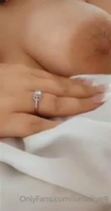 Wanna entertain each other babe check your dms and sext with me