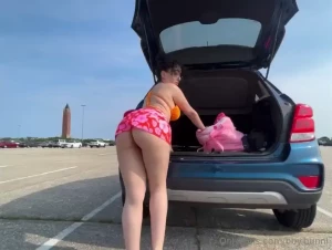 Would you be able to control yourself on a beach date w me part 3