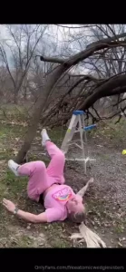 Gracie s first hanging video and it shows so big bodied that she had