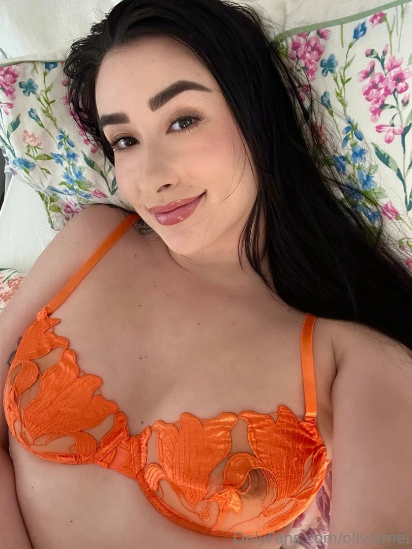 Wanna have a makeout sesh 