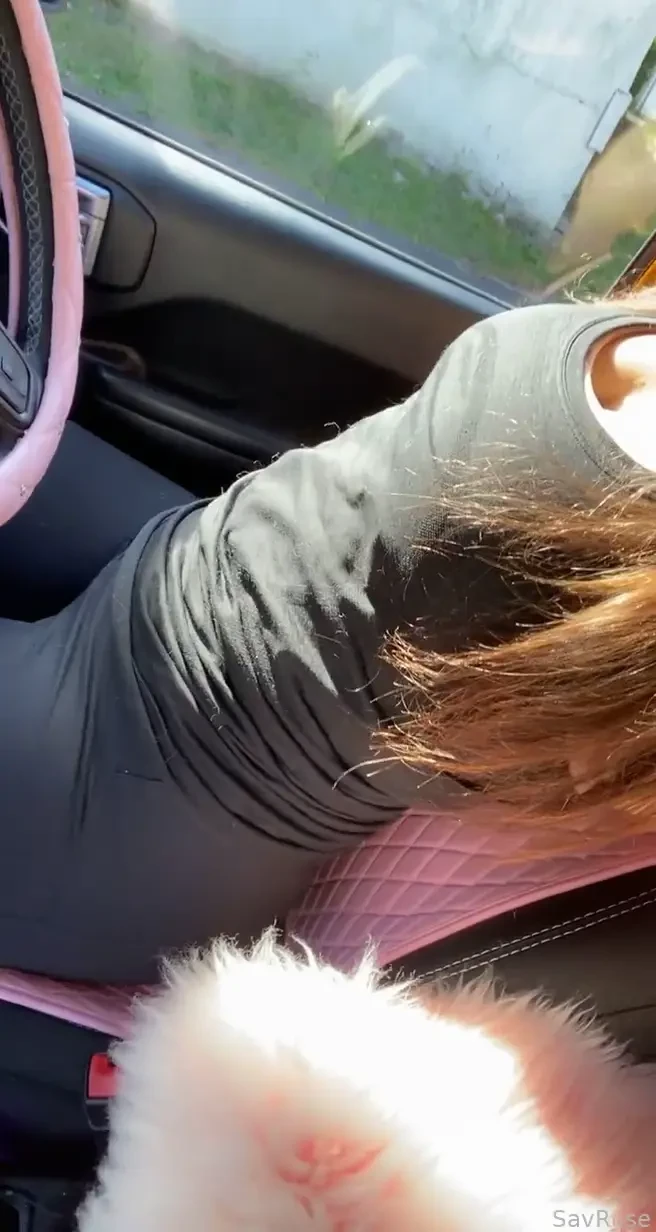 This is how good girls ride car public jeep grinding riding hips 