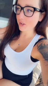 Morning minions girlfriend fyp savrose glasses vtuber outdoors