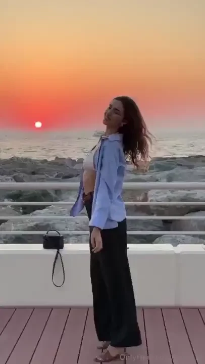 I ll show you the most beautiful sunset of my life 