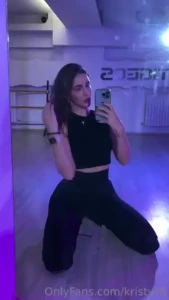 I m already here and it turns out i m an hour early well i m going to