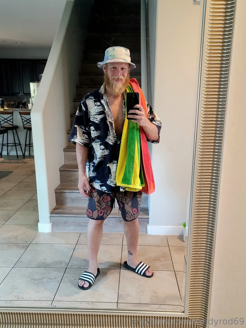 Rate the pool fit from 1 to dad 