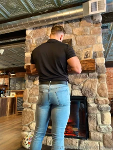 Who loves daddy s ass in these jeans