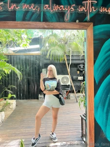 Walking sometimes helps to unload thoughts and stop to see situations