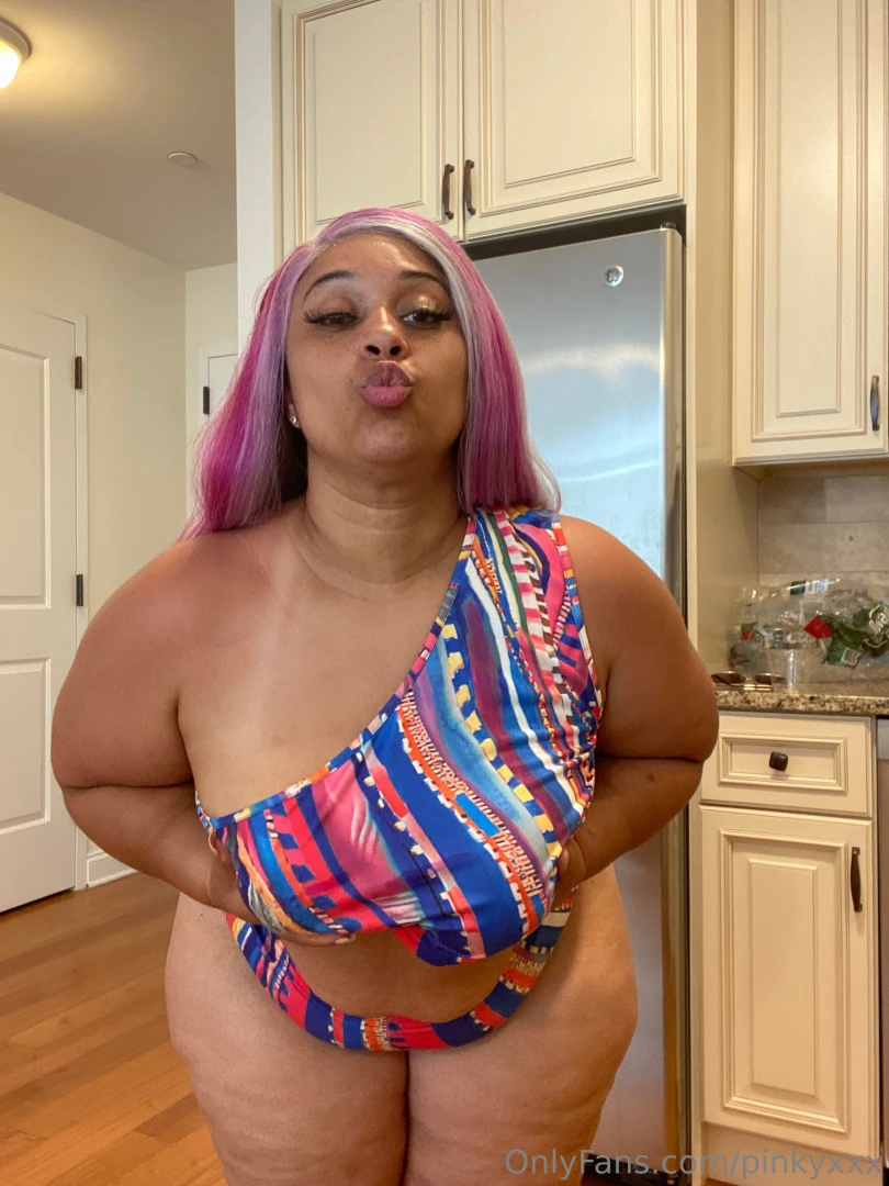 Don t you deserve to chat with the hottest girl here of course you do 