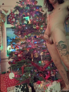 Merry christmas want me to cum down your chimney