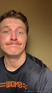 For a limited time only i m doing custom vids 20 per min and pics 10