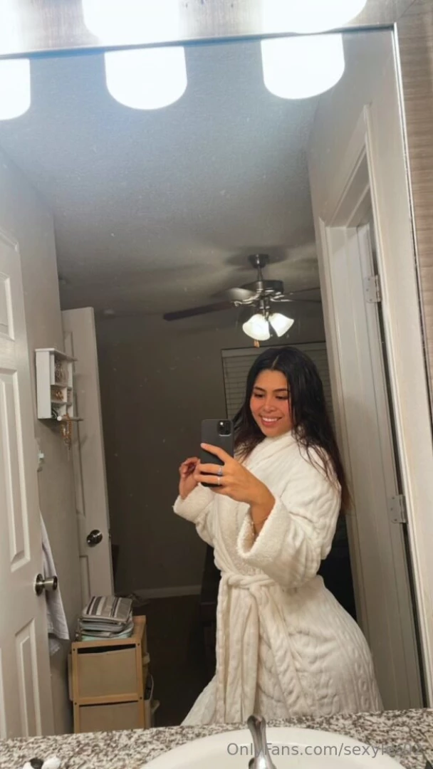 Who s up rn play with meeee 