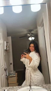 Who s up rn play with meeee