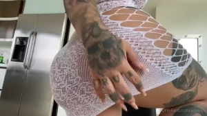 Walk this way to your dms baby i got a surprise for you