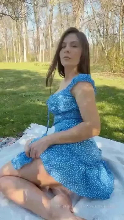 5 friday 7 min masturbation video of me teasing my way up my dress 