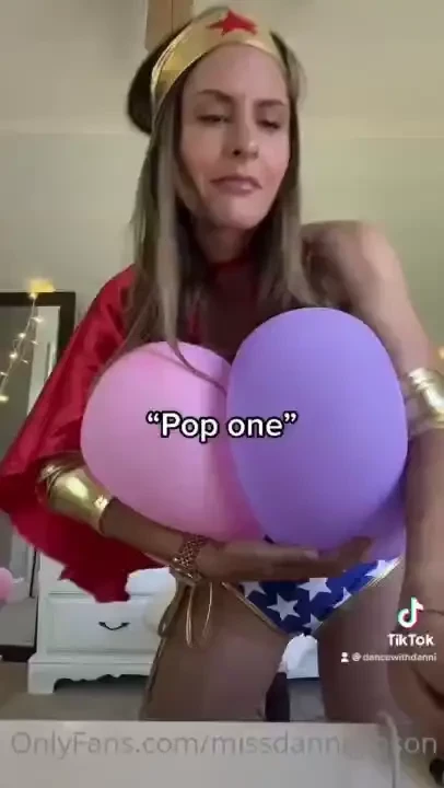 If you want some custom wonder woman content dm me i ll be making some part 2 