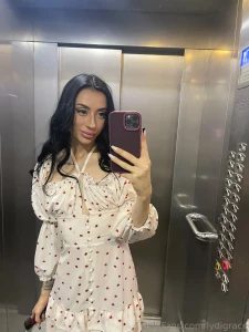 I m on my way to get my nails done do you like it when a girl has nice