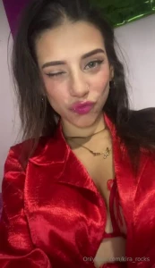 Mayadollxx mayadollxx i will give you gifts so you can play with me so