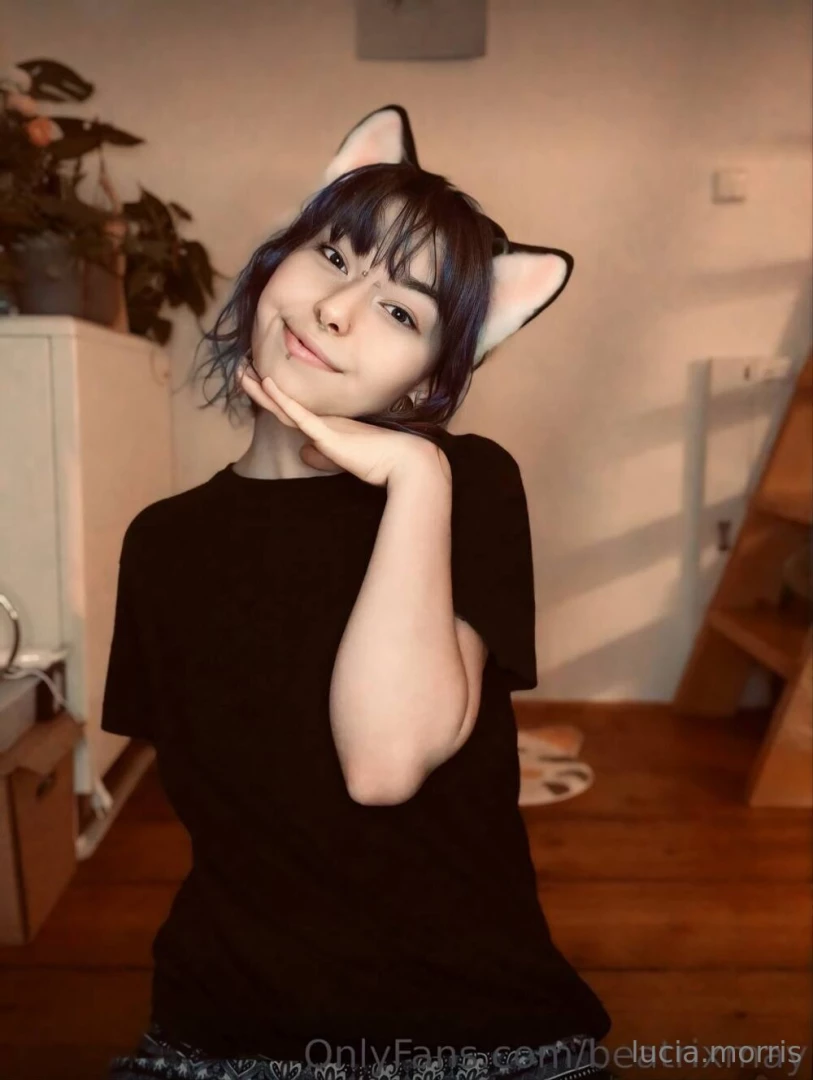 Beatrixmay just turned 18 and her page is already filled with part 372 