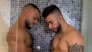 Que chimba es jugar entre activos esas mamadas de verga y de culo que